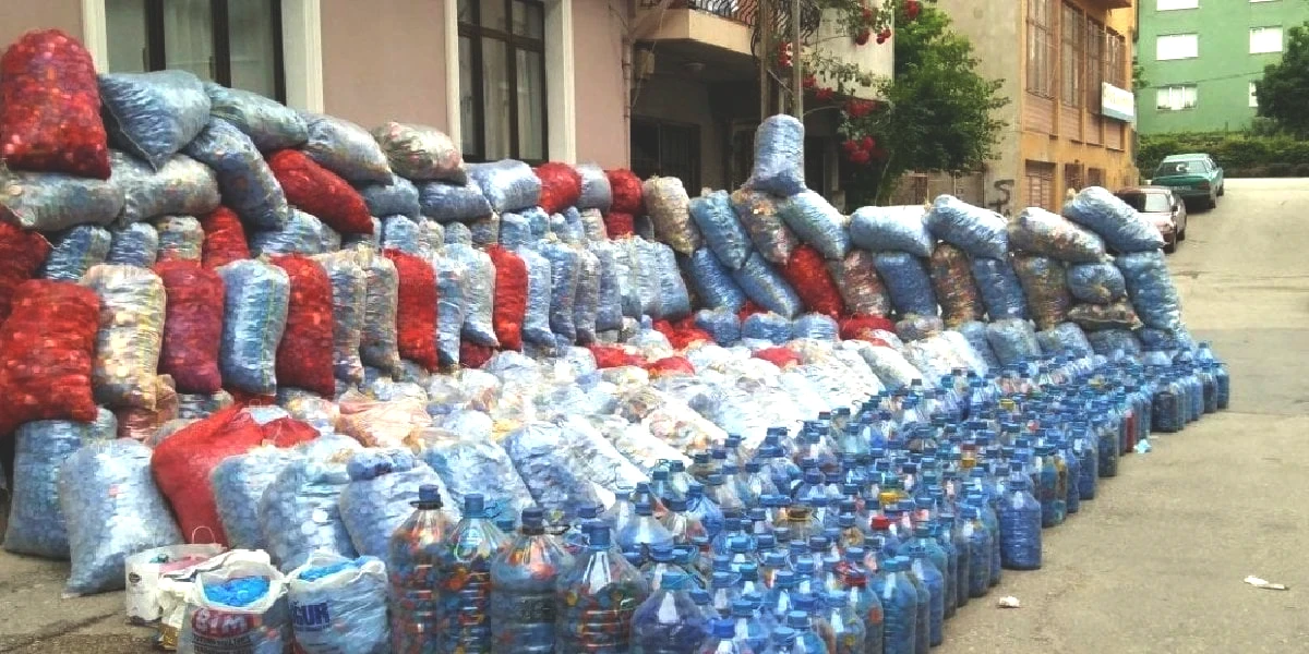 plastik-kapak-nazim-gokce.jpg